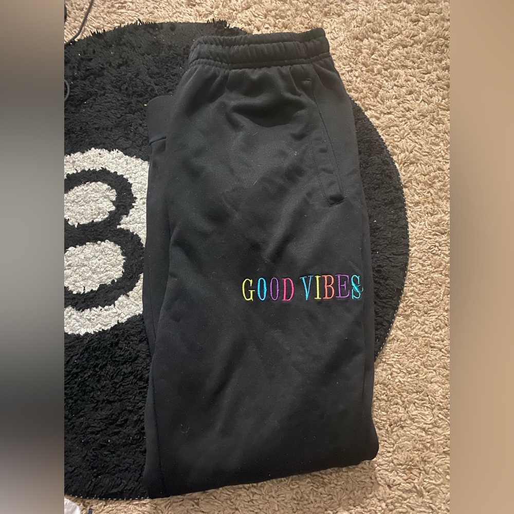Triumph Good Vibes joggers size 34|L fit like a medium